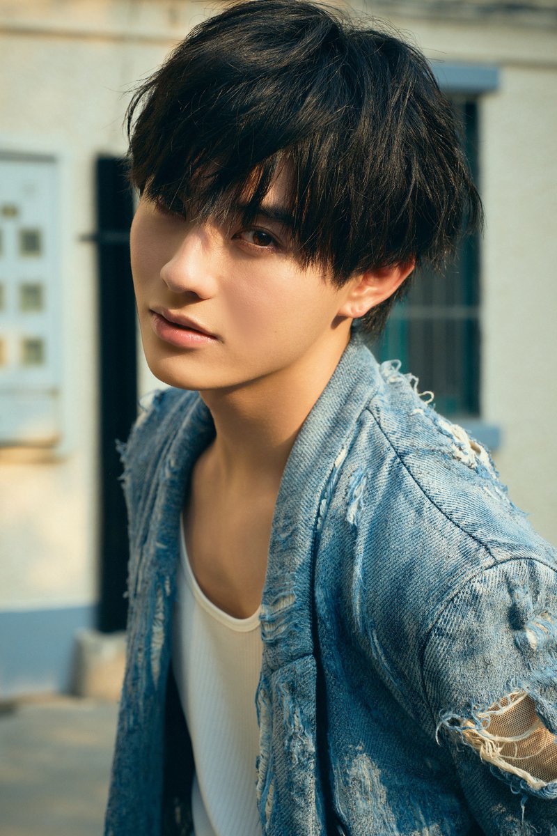 前田拳太郎、初となるカレンダーの発売が決定。上海と宮古島で撮影された、美麗でエモーショナルなカットを凝縮

🛒Amazon
amzn.to/4gT7i4G
🛒楽天ブックス
a.r10.to/hgoR8n

#PR #前田拳太郎