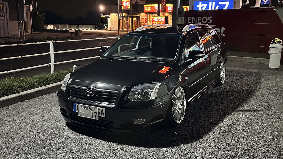 ワゴフリが終わったので公開

嫁車を限界ローダウンしました😵
（嫁には怒られ済✔️）

ヘッドライト磨き→クリア塗装
ボディー磨き

たくさんの人の協力で形になりました！