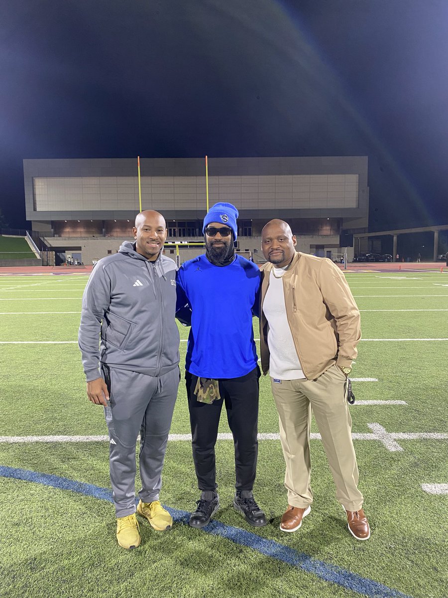 M.T. Tyeskie, M.Ed.,RAA,TAAC (@mttyeskie1) on Twitter photo <a href="/CoachWarden/">Kyle Ward</a> <a href="/coachsjacksonjr/">Coach Stephen Jackson Jr.</a> My quarterback! <a href="/CoachWarden/">Kyle Ward</a> <a href="/coachsjacksonjr/">Coach Stephen Jackson Jr.</a> My quarterback!