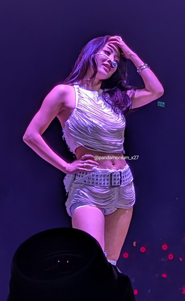 BARK BARK GRRR WOOF WOOF #JIHYO #TWICE_THISISFOR_WORLD_TOUR_BULACAN #ThisIsForBulacan