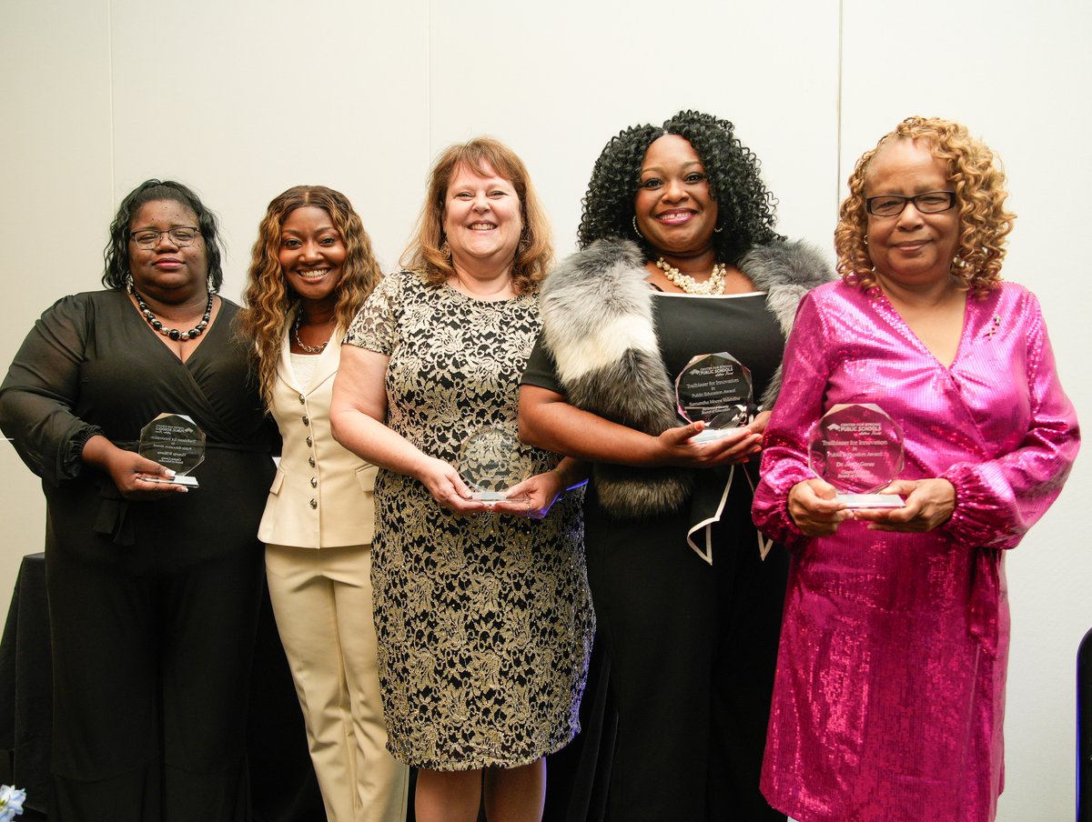 StrongSchlsNow's tweet photo. Celebrating our incredible honorees at the Welcome Reception! 🌟 Their leadership inspires us to keep building strong public schools and fighting for equity. 📚💙 #StrongSchools #LeadershipInAction @strongschoolsaction https://t.co/aHnW40LAbB
