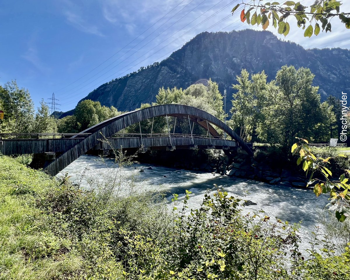 HrSchnyder's tweet image. Der Landquart entlang wandern wir wieder zurück zu unserem
Parkplatz
#malans #landquart #graubünden #wandern #hiking