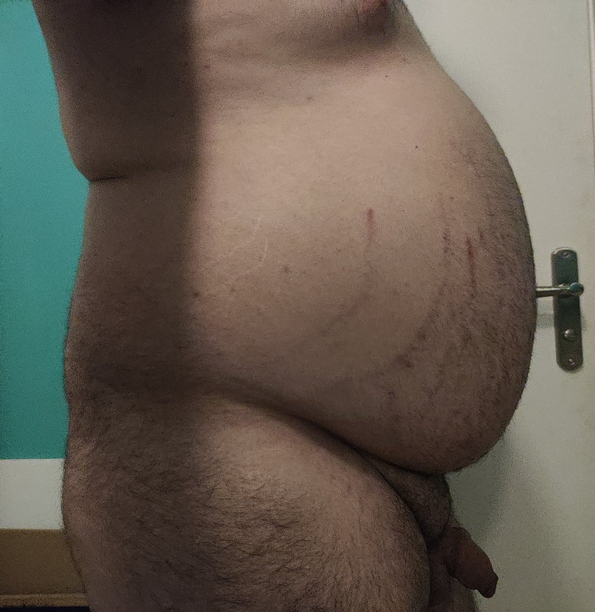 Inflated for 60 Minutes on low setting with my aquarium pump 😫 #Bellykink

I just expanded endlessly, surprising myself to be in one piece... Need more next inflation😈 I feel so ready to burst right now but so good at the same time 🤤❤️🎈😤

#Malebellyinflation #Bellyinflation