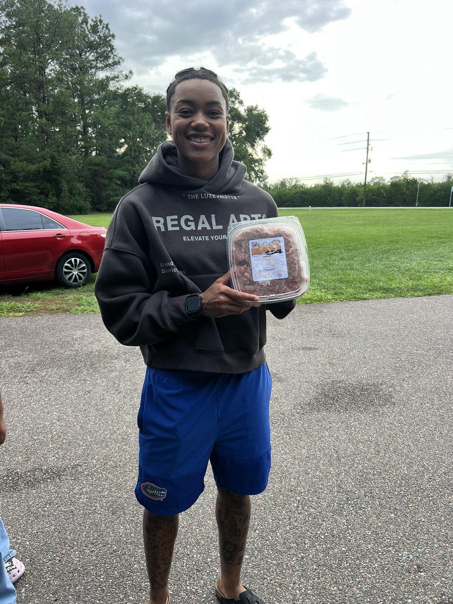 They choose Got Bam natural dog food because greatness feeds greatness. 🐾💪 Salute Liv McGill and her pup Bleu 🐶 GotBam.com
#RawFuel #AthleteApproved #FeedLikeAChampion #DogStrong #GoGators