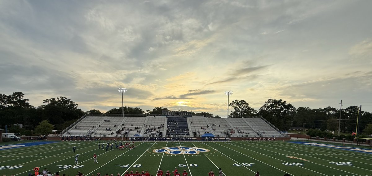 RandomSportsGem's tweet image. Olvey Field at Hokey Jackson Stadium in Hinesville, Georgia Home of the Bradwell Institute Tigers!

HC: @shonb82