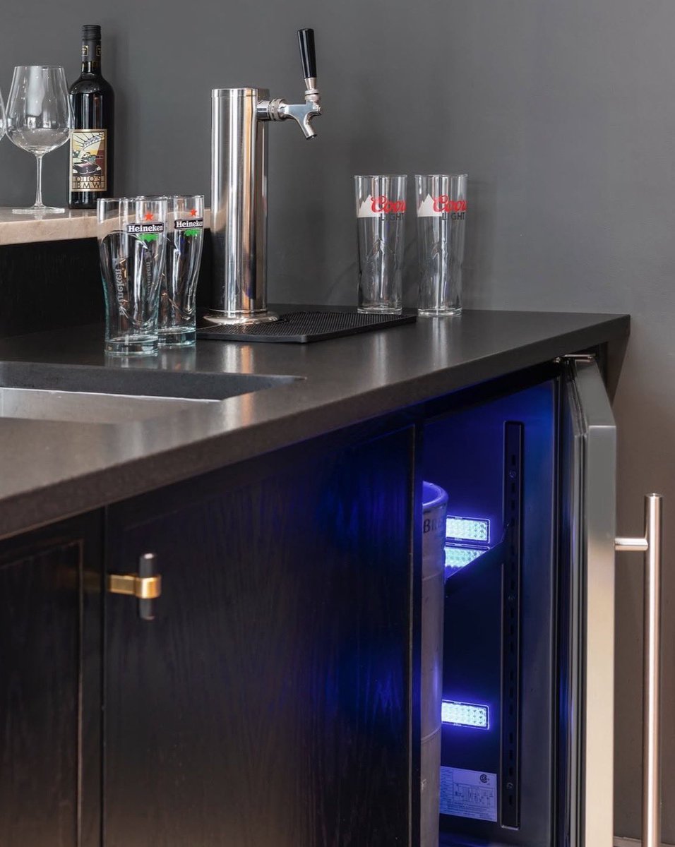 DiscoverZephyr's tweet image. Why settle for bottles when you can have a built-in tap? The Presrv Kegerator & Beverage Cooler seamlessly blends into any home bar, keeping your favorite brews perfectly chilled & on demand. It’s the kind of upgrade you didn’t know you needed.
Credit: @kristen.weese.design