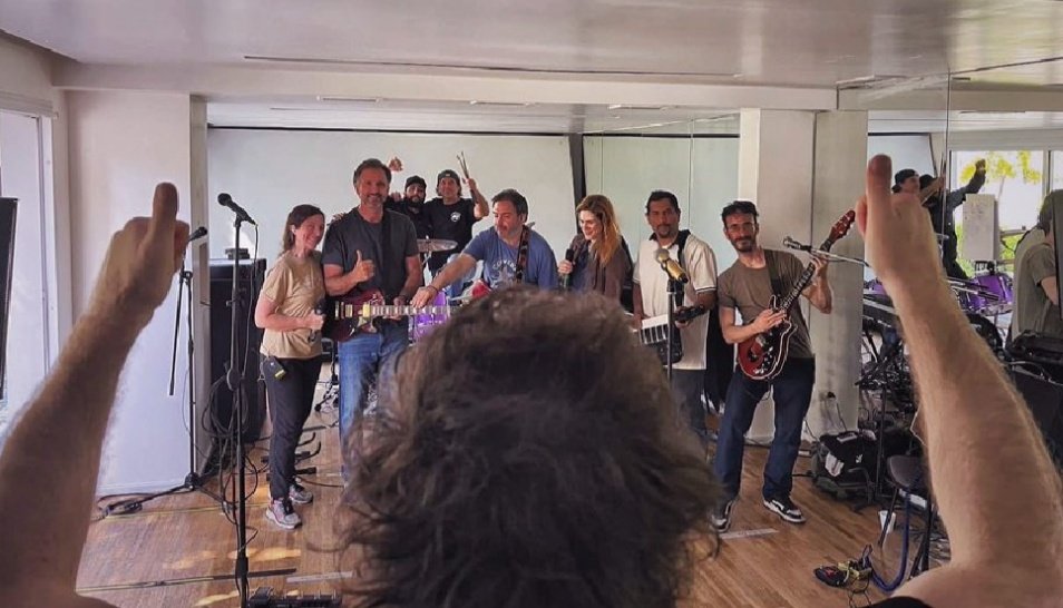 Gra_Simple's tweet image. La Argentina se cae a pedazos mientras la casta política sigue de joda, haciendo "CIRCO", como si nada, todo para tapar el desastre !!!