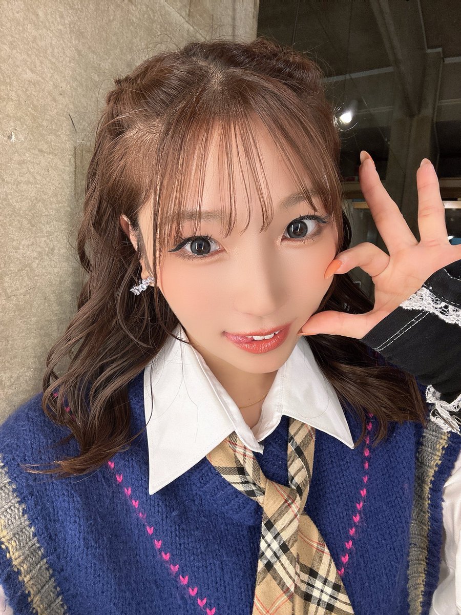 ジュリ様 Amazon | コトブキヤ STREET FIGHTER美少女 ジュリ 1/7スケール