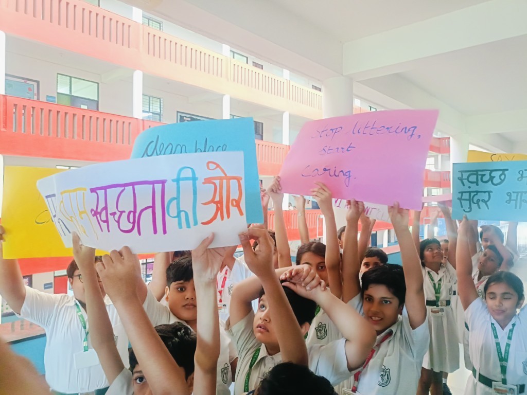 DPSTapi's tweet image. In alignment with the Swachh Bharat Abhiyan and the CBSE guidelines, our school successfully organized a week-long series of activities under the theme “Swachhata Hi Seva – Swachhotsav.” Students and teachers actively participated with great enthusiasm
