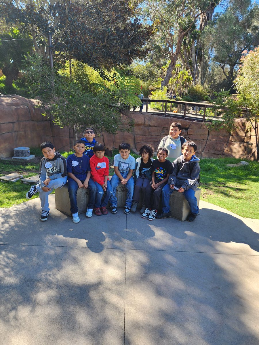 Santa Barbara Zoo with our 4th grade Falcons. #FremontFalcons