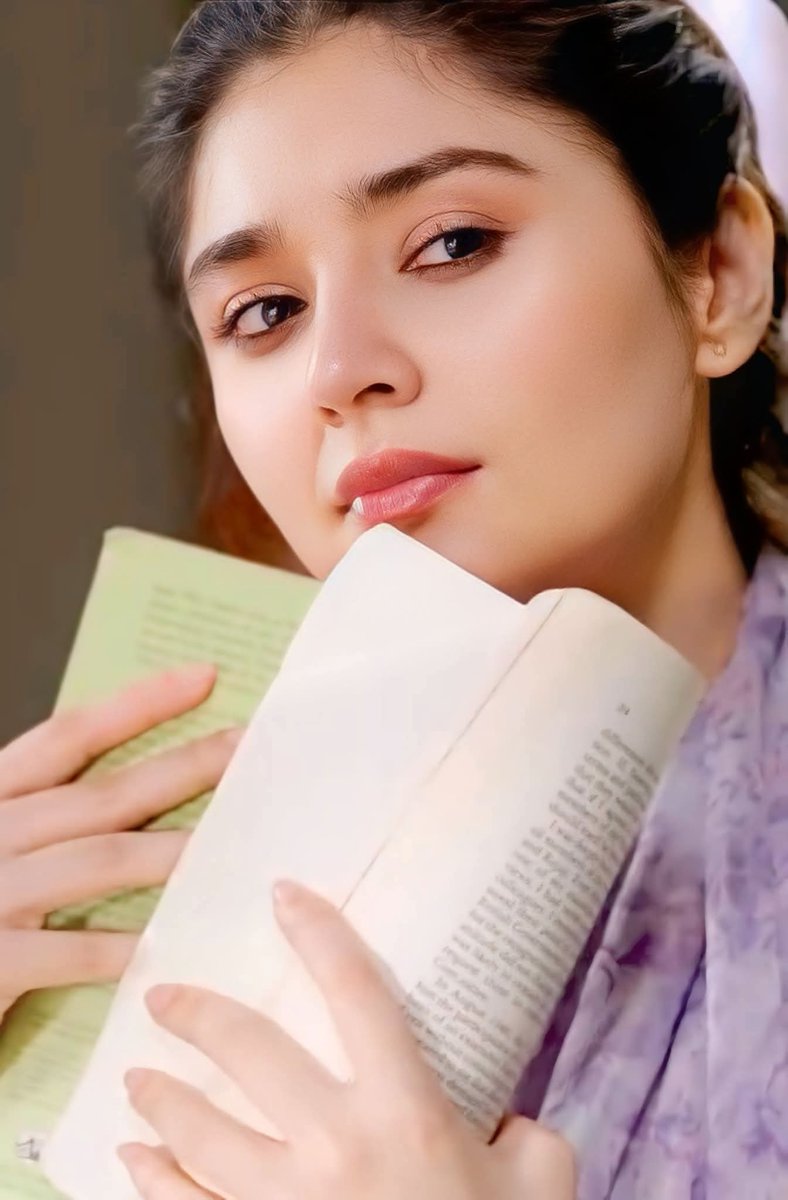 Shybeee6's tweet image. اُس نے اِک بار ہمیں آنکھ اُٹھا کر دیکھا
کتنے اِس بات کے مفہوم نکالے ہم نے !!
#قومی_زبان