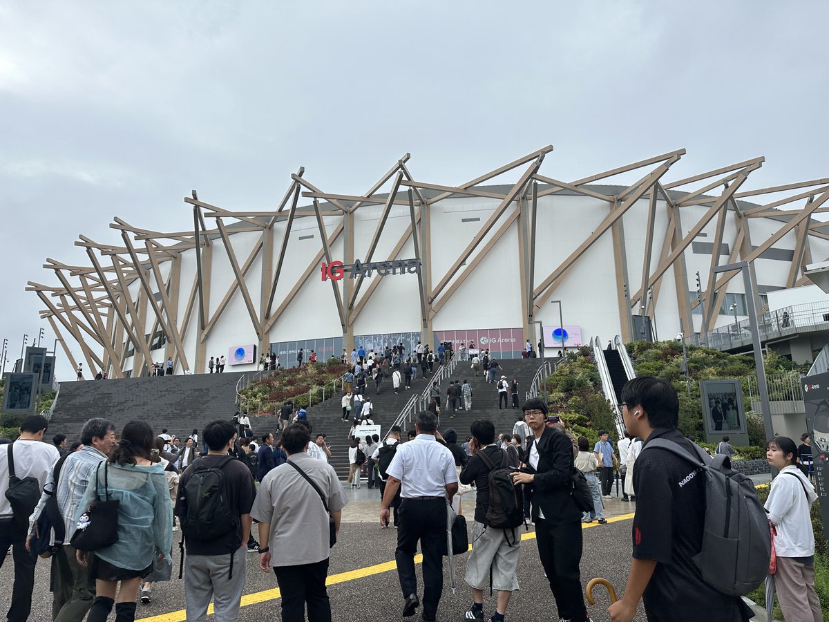full_bsk's tweet photo. 久しぶりのバスケ観戦
開幕戦勝ち切って最高だった！
推し選手のグッズも買えて本当に満足した時間でした！☺️

#ドルフィンズ https://t.co/F21XEXxEbg