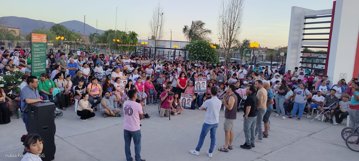 carlosmorello's tweet photo. Primero los Salteños! 

Estuvimos junto a @GustavoSaenzOK  y Emiliano Durand en el Parque de la Familia, charlando con vecinos, charlando sobre lo importantes que son las próximas elecciones y por qué es necesario que tengamos diputados y senadores nacionales que defiendan Salta https://t.co/cNVaDrQj2v