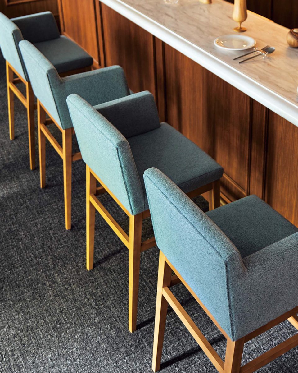 HUSTNET's tweet image. #カウンターチェア #カウンター椅子
#企業公式相互フォロー #企業公式秋のフォロー祭り
「ザップ右アームスタンド」と「ザップ左アームスタンド」は、個室感を高める、片アームデザインの先駆けと言えるカウンターチェアです。
空間を問わないスタンダードなフォルムです。…