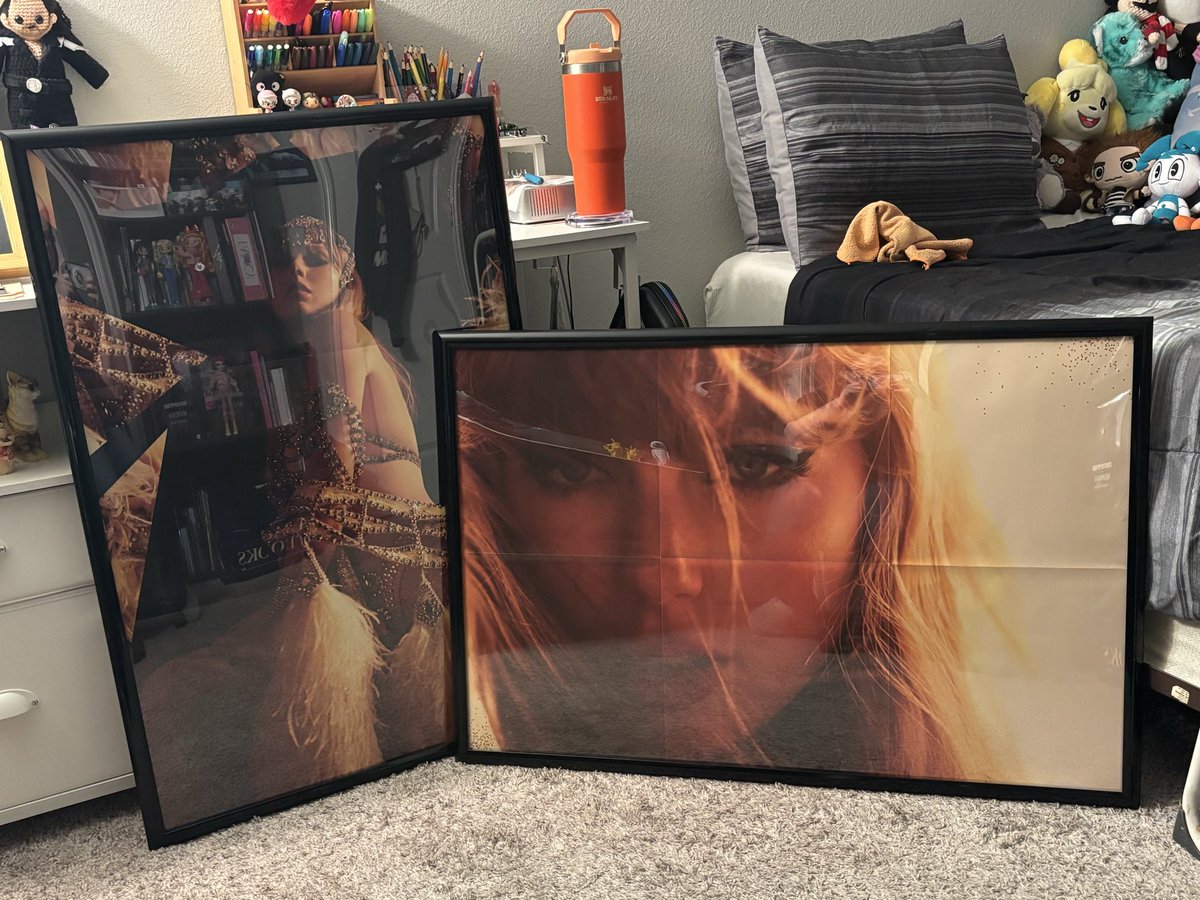 Put the posters in frames, now I just need to hang them up 🥲 
#TSTheLifeOfaShowgirl