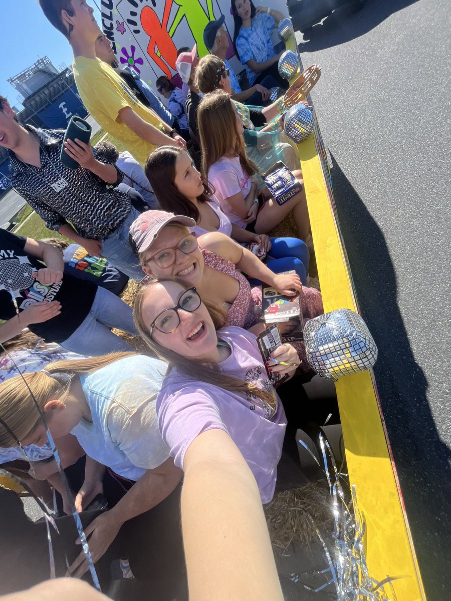 ChrisGahres's tweet photo. @Russellmania621 @bestbuddies @jerseymikes @BestBuddiesVADC My daughter is a buddy and very proud of her https://t.co/jCOBlEa6mm