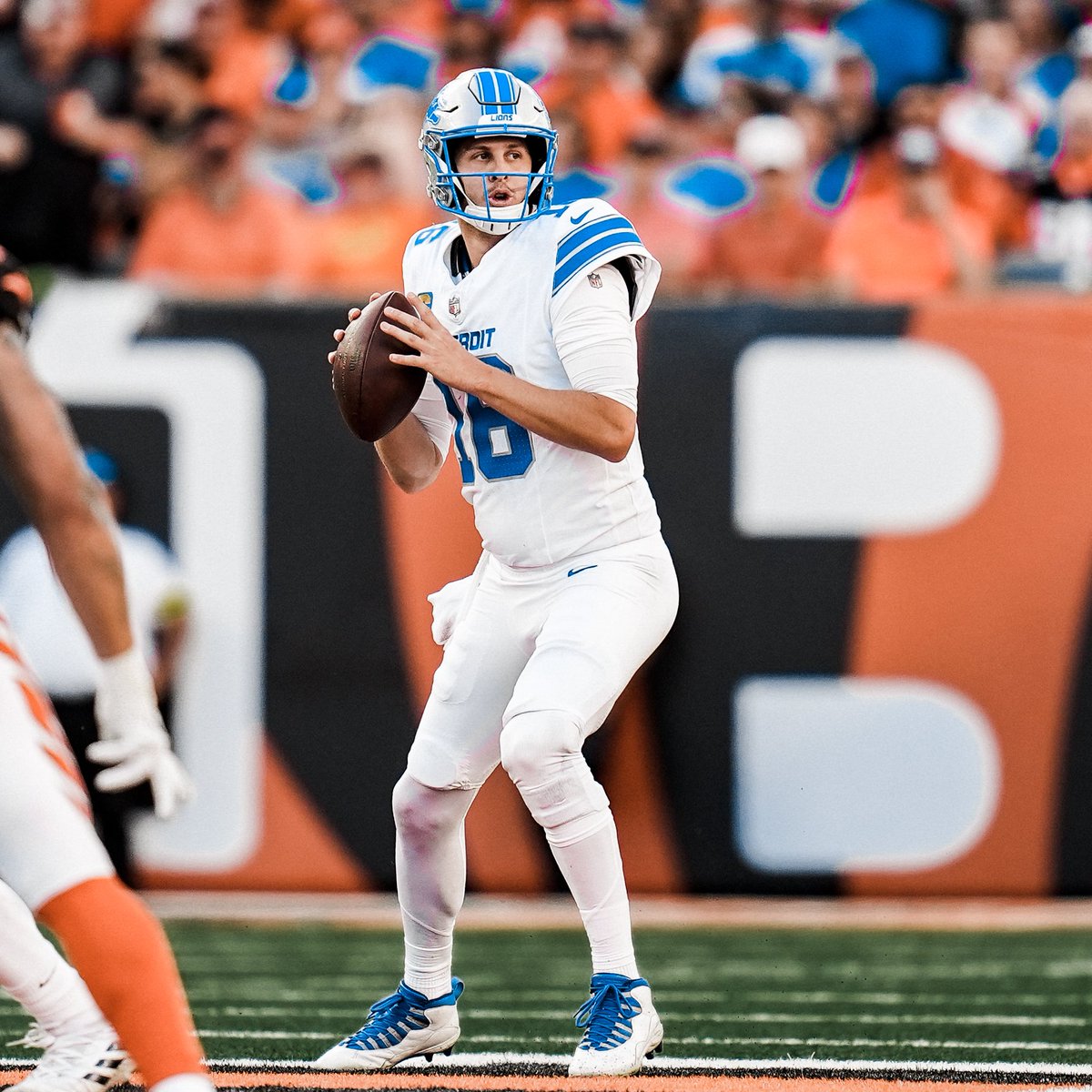 The only QBs in <a href="/NFL/">NFL</a> history to complete 75.0% of their passes, throw for 12+ TDs and total a passer rating of 120.0+ through the first five games of any season:

1. <a href="/Lions/">Detroit Lions</a> QB <a href="/JaredGoff16/">Jared Goff</a> (2025)
2. Peyton Manning (2013)

#OnePride