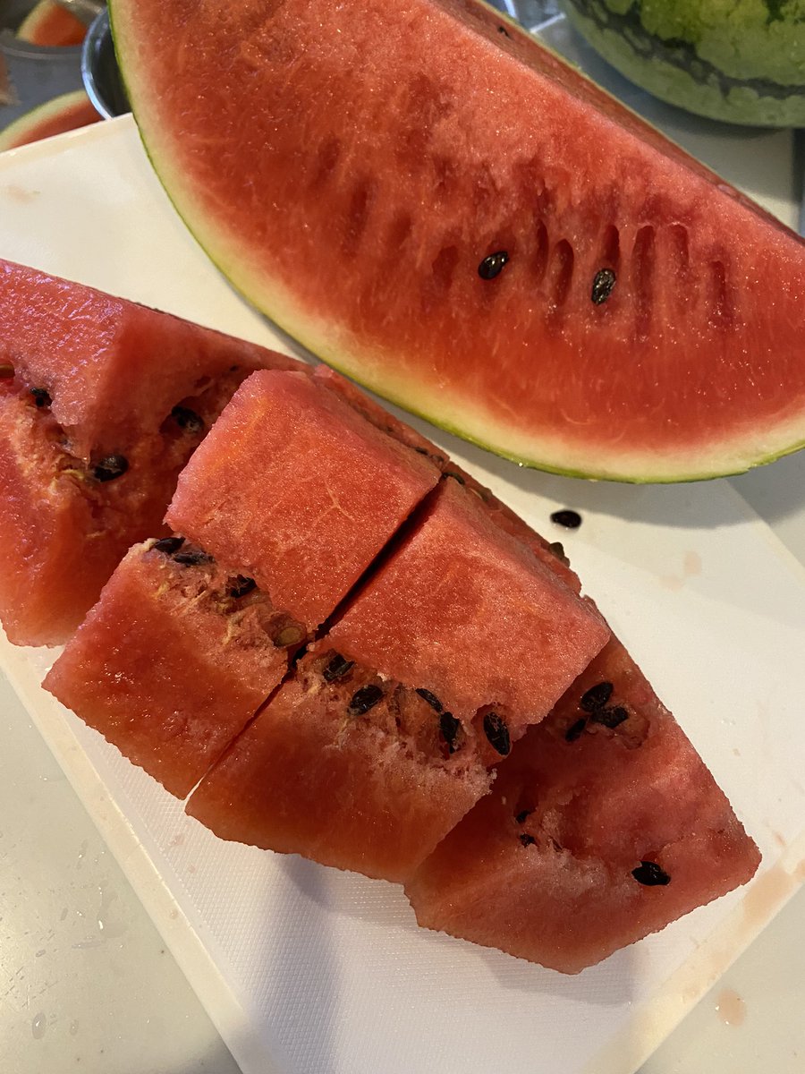 tk2tk2tk2tk2tk2's tweet image. 10月だね〜
10月と言えばやっぱりスイカ😆
まだ食べれてます🍉👍