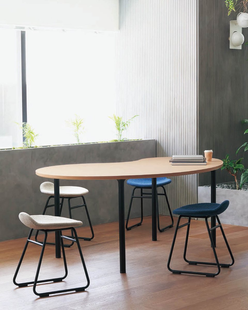HUSTNET's tweet image. #スツール #オフィス家具 
#企業公式相互フォロー #企業公式秋のフォロー祭り
「ニエトス」は、緩やかに湾曲した座面が印象的なスツールです。…