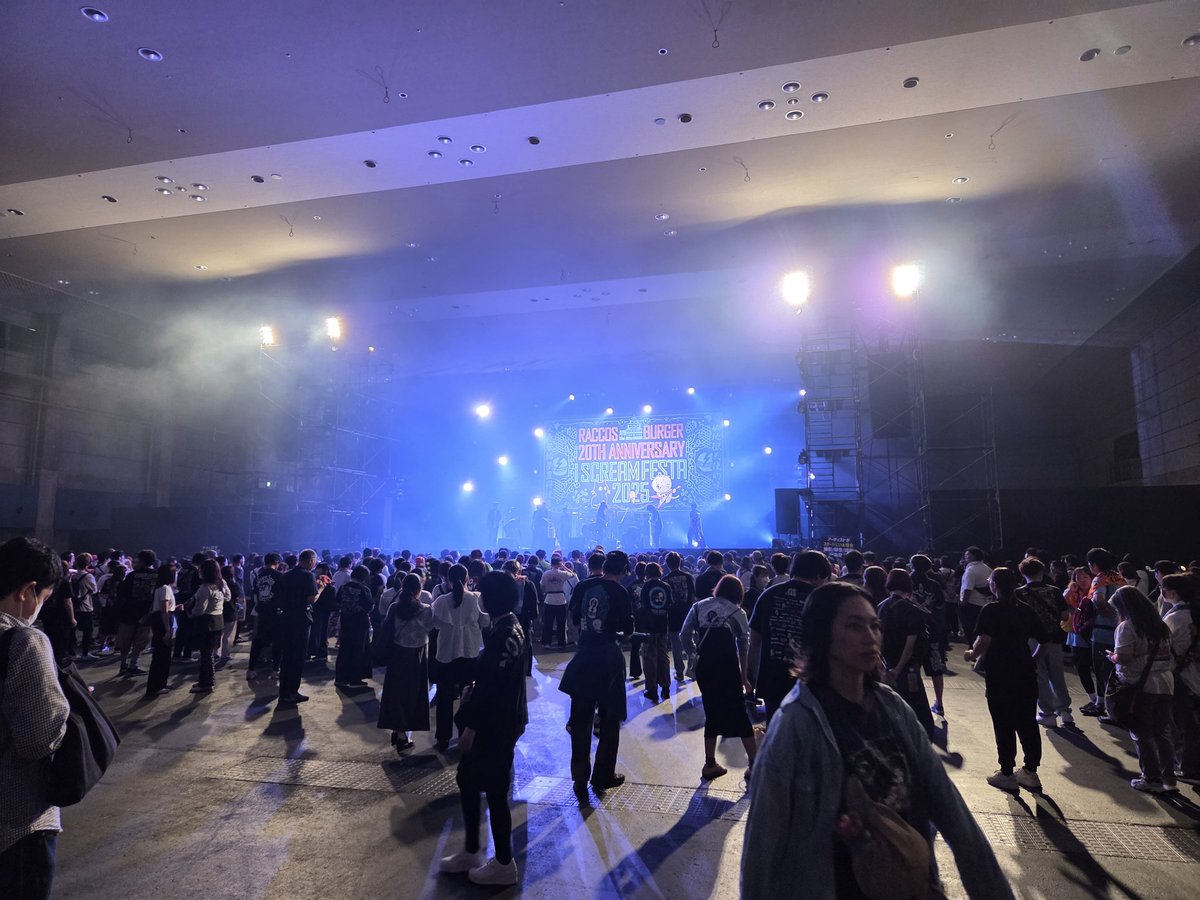 KotApolo's tweet photo. I SCREAM FESTA2025
最高に楽しかった!!
人生初のアジカンはセトリが最強だったこともあって、色んな思い出とか嬉しさとか楽しさとか込み上げてきて最初から最後まで涙が止まらなかった😅笑
#アイスクリームフェスタ
#ISCREAMFESTA https://t.co/kXDBxPk6aA