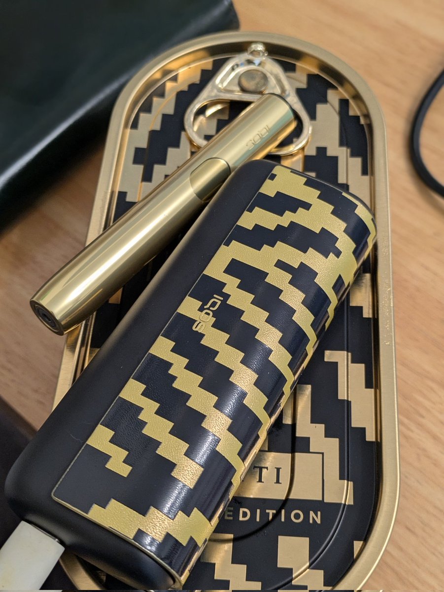 newryujidesu's tweet photo. ヤベー😳
めちゃくちゃカッケー🥰
 #iQOS
 #SELETTI https://t.co/ugK4zD5fMr