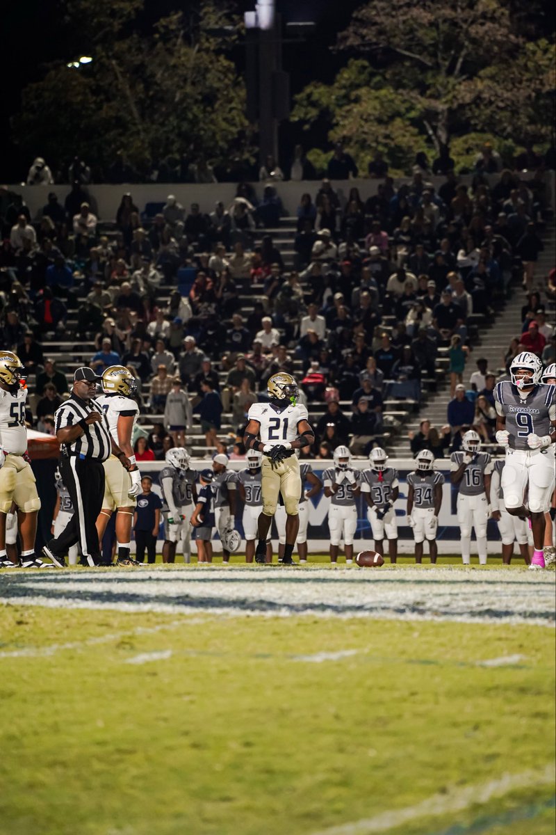 week 6 mid szn stats
3.5 sacks
2 forced fumbles 
17 tackles
1 pick 6