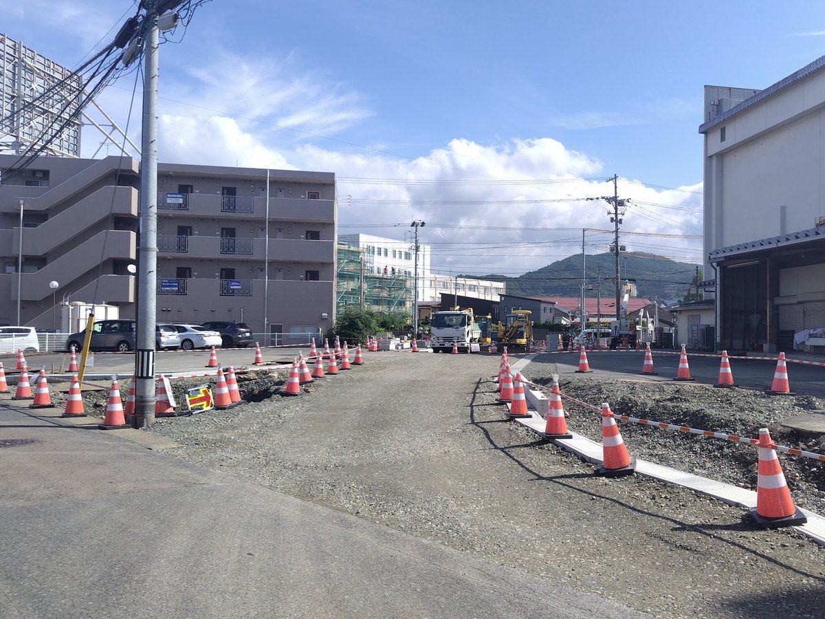 jawanoodles's tweet photo. 【交差点】

川久保の四校入口ピッグハウスの隣に新しく交差点が出来るっぽい☀️ https://t.co/biSCDDS1u2