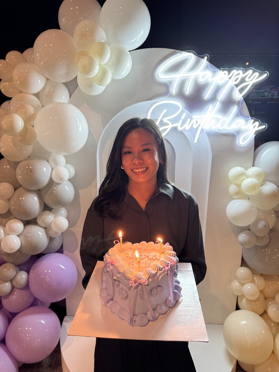 BAES1A's tweet photo. best birthday by far! https://t.co/AerRXDHojC
