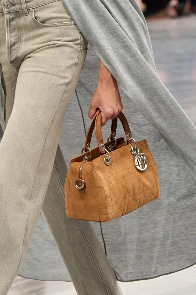 ⭐*️様 在庫処分❣️最終価格❣️新品❣️ ChristianDiorディオール ディオール/クリスチャンディオール/財布/サドルロング