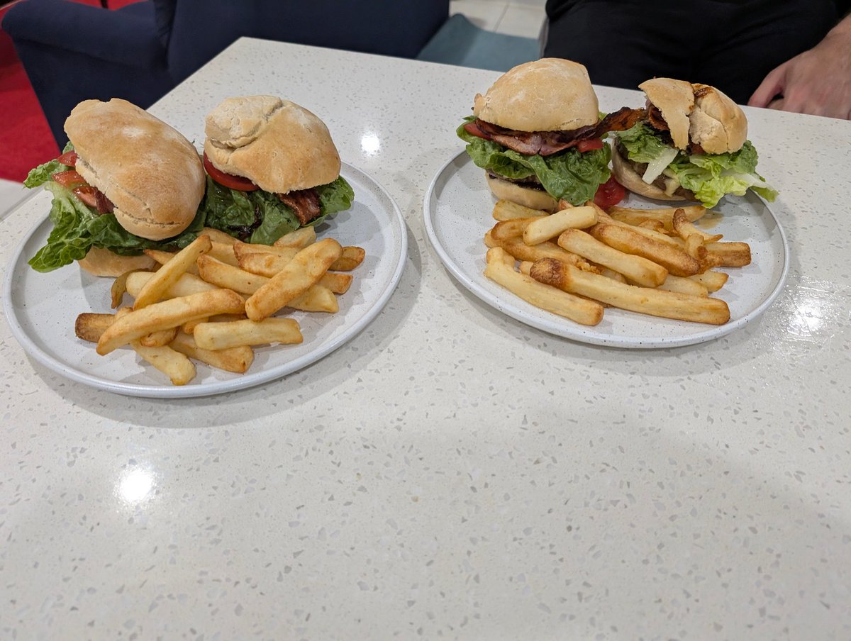 Rainy 🦇 tweet media