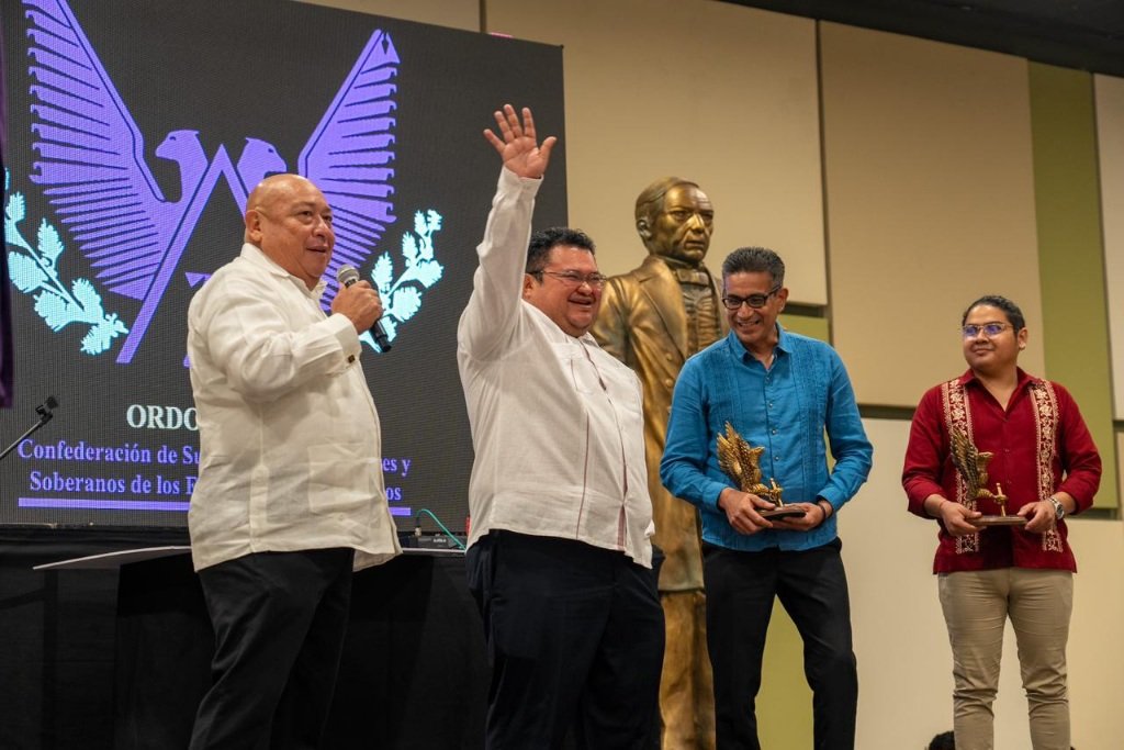 #Noticias: Chacón clausura XVIII Congreso Filosófico Nacional Masónico. Cozumel fue sede histórica de este encuentro
<a href="/jlcozumel/">José Luis Chacón</a> 

grupopiramide.com.mx/noticias/enlac…