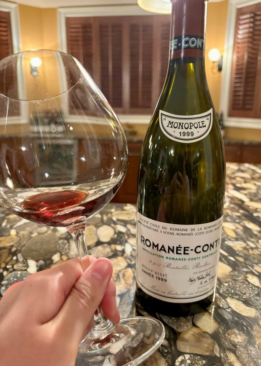 khamkiddee's tweet photo. Just some good chats with friends and a little wine to keep the vibes right 🍷💬

#WineTime #GoodVibesOnly #FriendsAndWine #WeekendMood #ChillNights #WineLovers #TalksAndLaughs #CheersToLife #GirlsNight #RelaxAndUnwind https://t.co/oTSXJ4O3V1