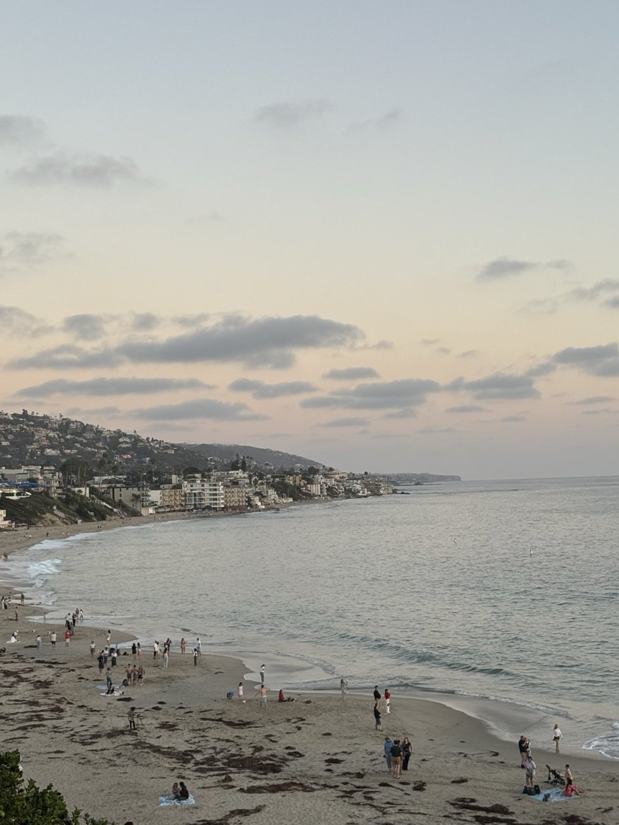 barrondoira's tweet photo. Laguna Beach Sunset https://t.co/VhZKOS6Qca