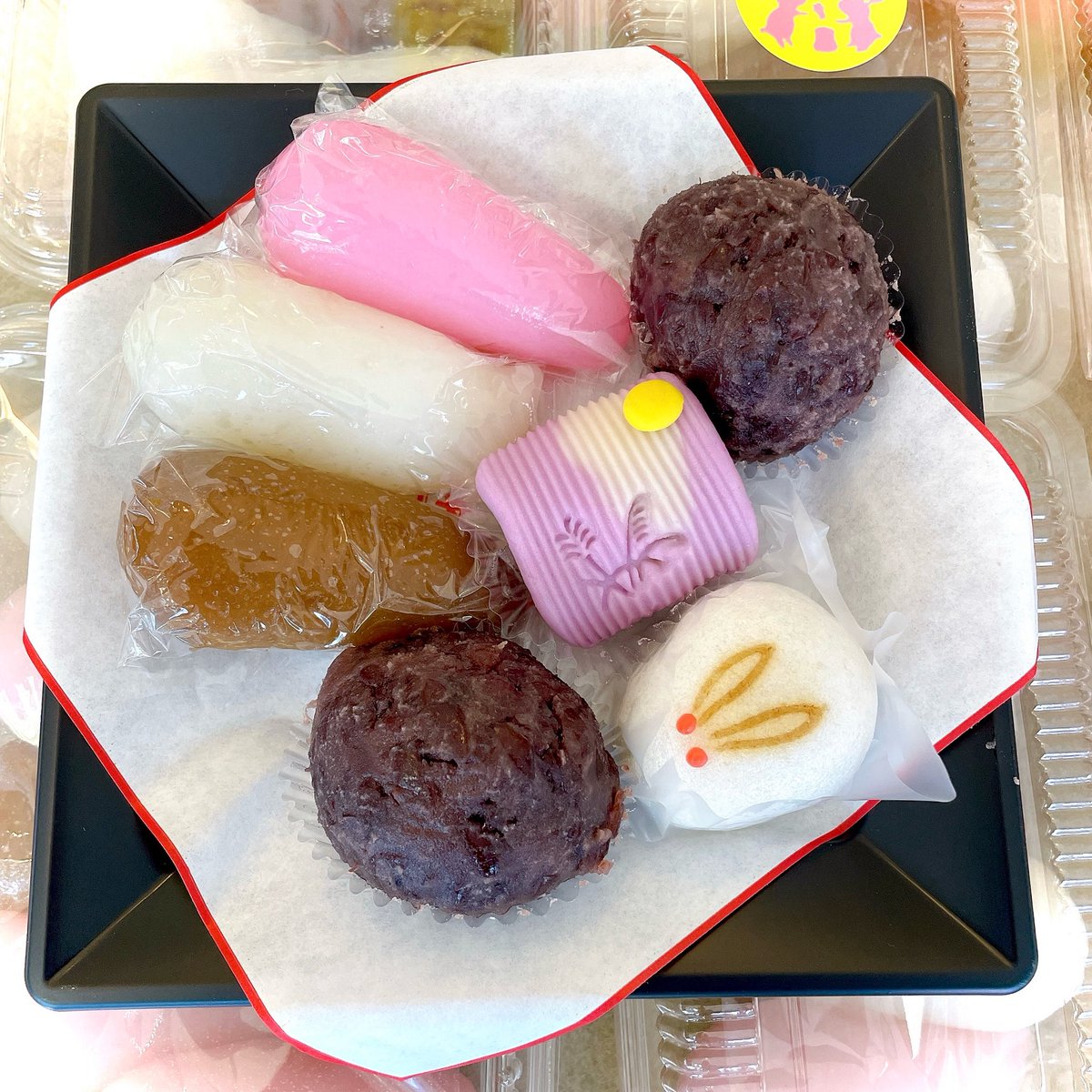 honmatsuseika's tweet photo. 本日お月見です🎑🐇
できたての美味しい和菓子をご用意して皆様のご来店をお待ちしております☺️ https://t.co/AbtaJ27Jm9
