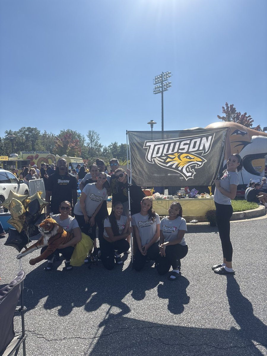 Celebrating with our fans at our tailgate! 
#TUSportClubsChallenge2025