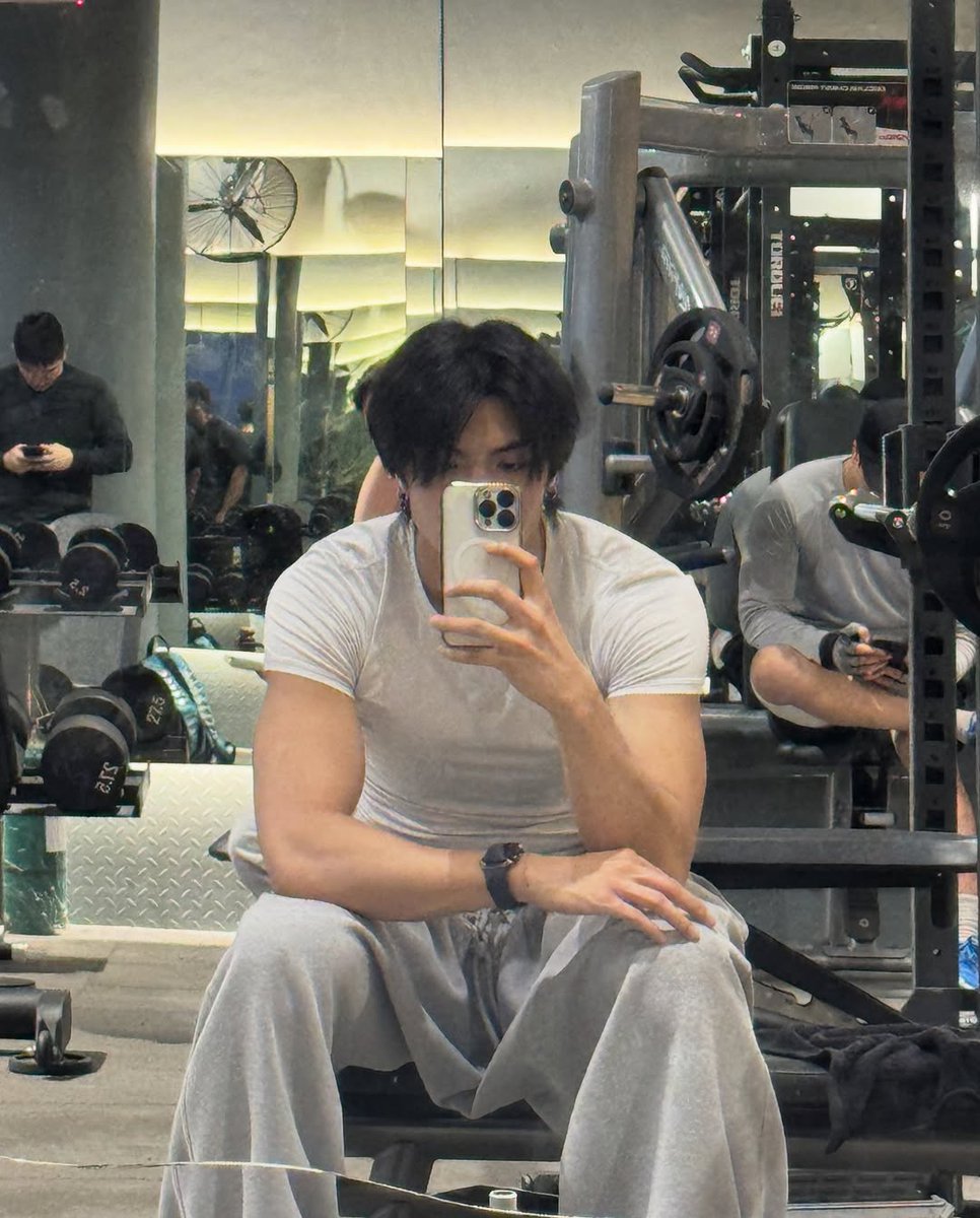 [📸] New:ID Wilson IG Update

more gym selfies 🤳

🔗instagram.com/p/DPbrP6gkox5/…

#Wilson #New_ID