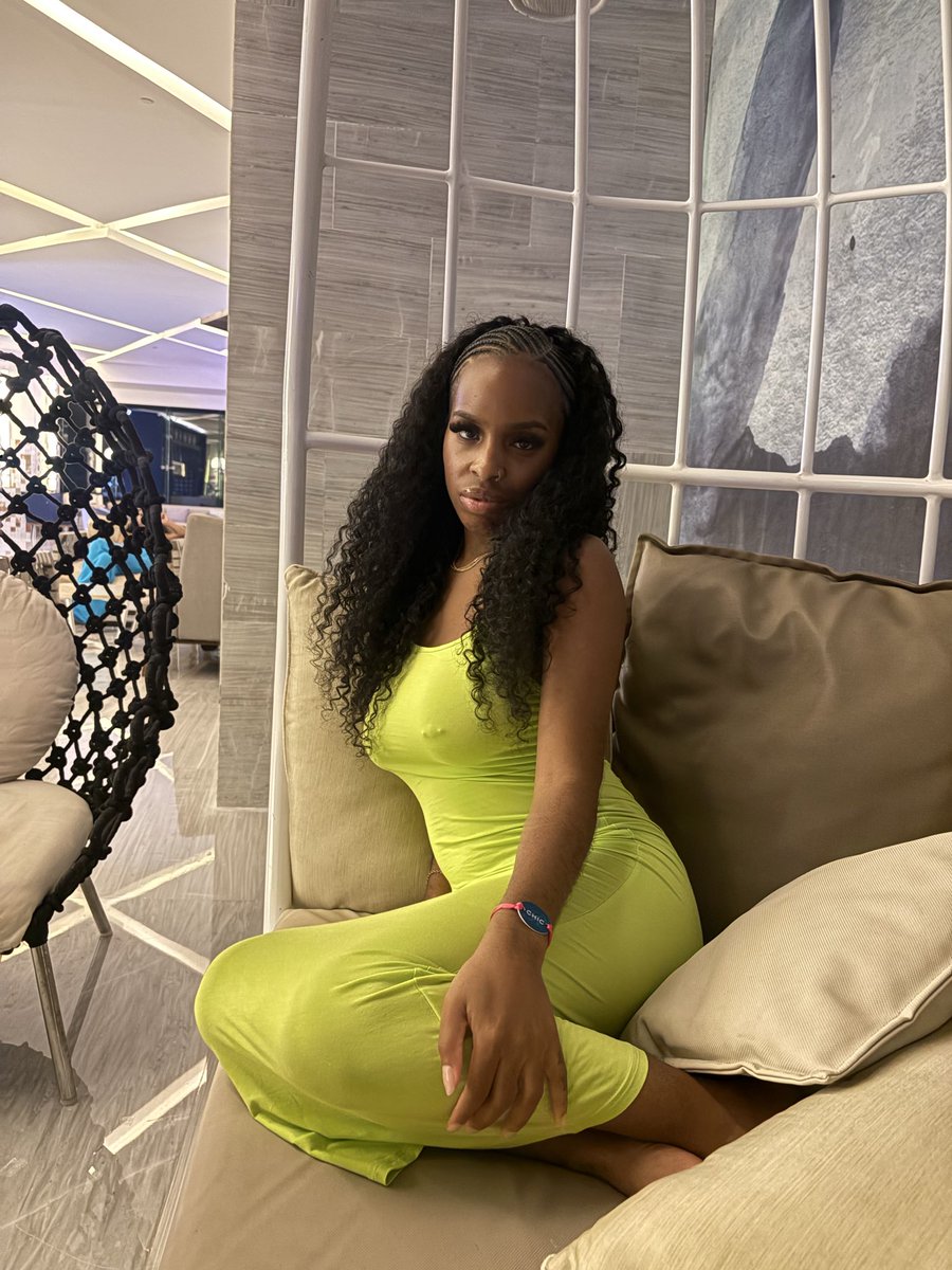 slimthickshordy's tweet image. #brown #natural &amp;amp; #bad