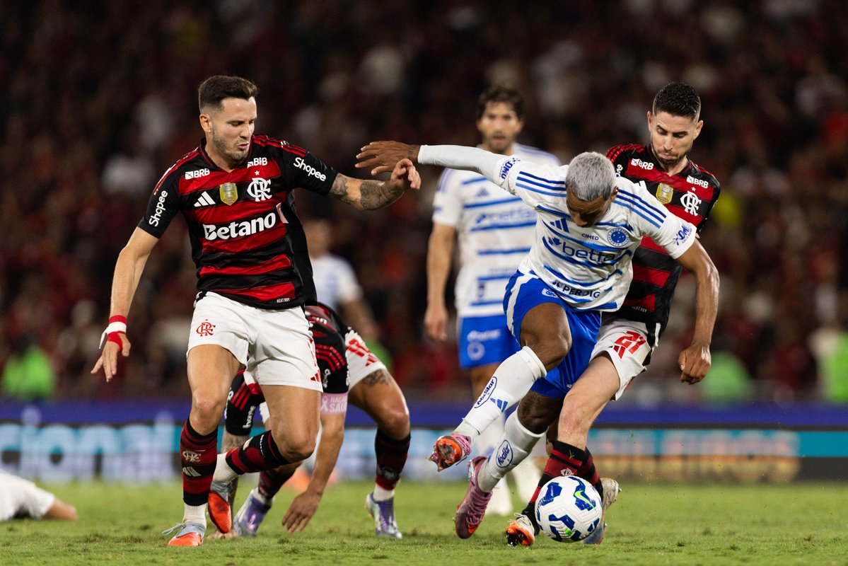 Rizek chamou o Cruzeiro de "Robin Hood do campeonato",  já que o time não perdeu para ninguém do G8, mas perde pontos bobos pra times da parte de baixo da tabela, o que afasta o time cada vez mais da luta pelo título do Brasileirão.