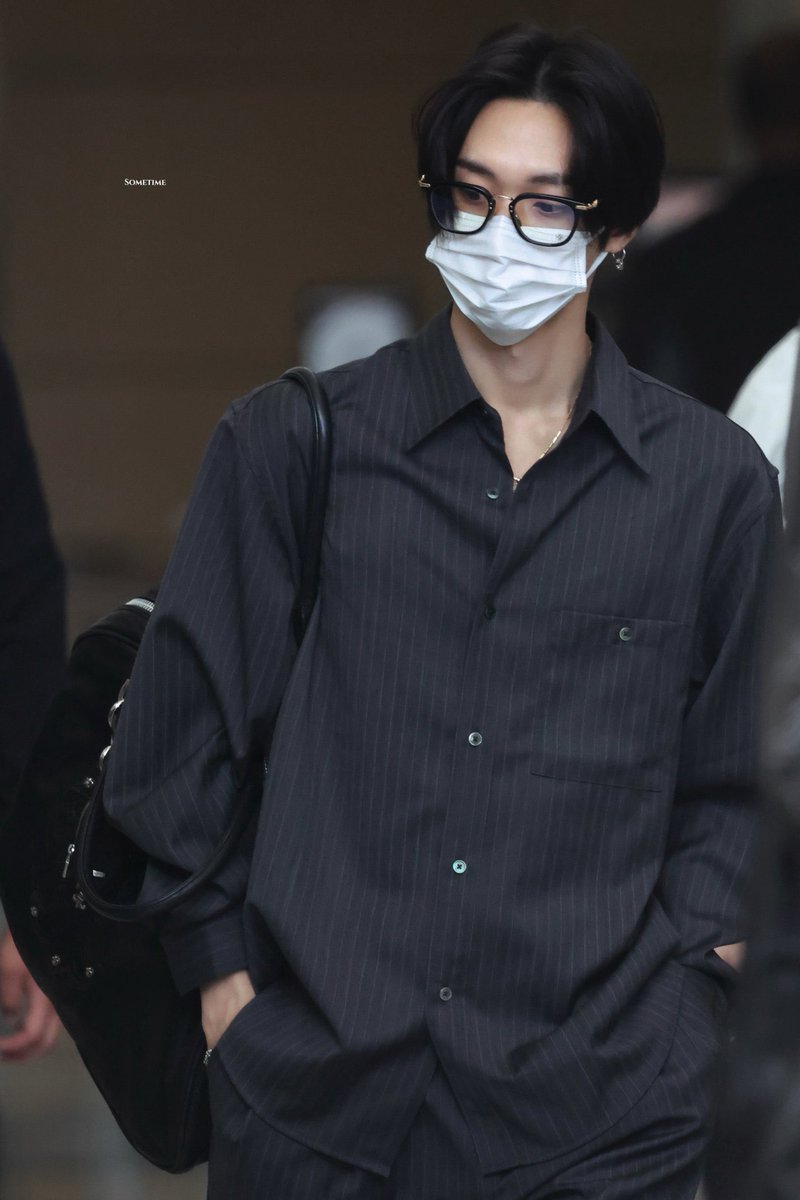 오눌 사복 진짜 느좋이야