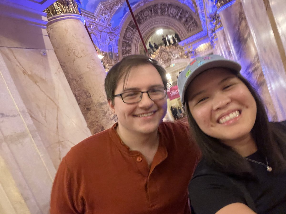 kkatlopez's tweet photo. met the 🐐 of stardew valley @Salmence100 at the @StardewConcert a truly life-changing experience 🐓 https://t.co/UvqxLQmAY8