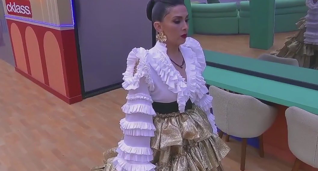 Clauumendez_'s tweet photo. Ella no usa los vestuarios de Televisa ❤️‍🔥✨ me encantó!

HOY VENGO DE LILA
LA POLANCO SE CORONA

💜
#LaCasaDeLosFamososMx https://t.co/qzyHosa3q3