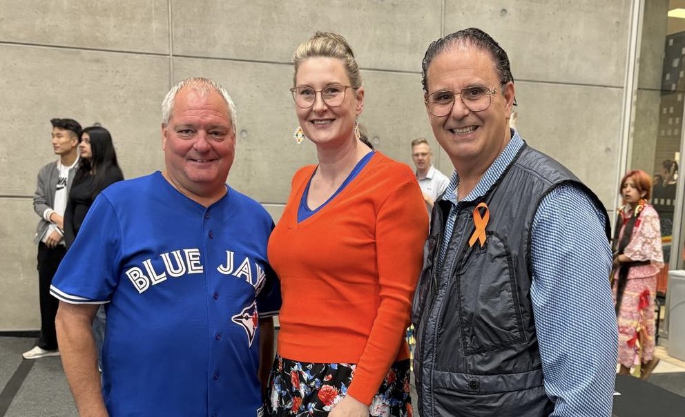 RudyCuzzetto's tweet image. Deeply moved at @UTM’s All-Nations Powwow on Sisters in Spirit Day. Together we remembered and honoured the lives of missing and murdered Indigenous women, girls, and Two-Spirit people through song, dance, and community. #MississaugaLakeshore #NDTR #EveryChildMatters