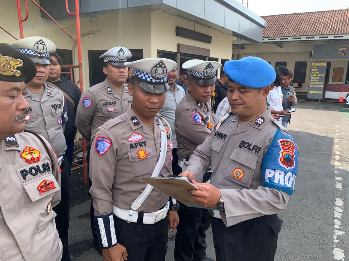 Pengecekan Personil Polresta Cilacap Oleh SiPropam Polresta Cilacap