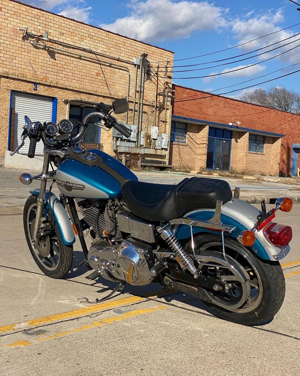 95 Dyna Superglide Convertible – FXDS Super nice condition 80″ Evo Dyna Overall it’s in really good shape, this pic is taken literally right off the trailer,Chrome is real nice, paint is 98% excellent, apart from a little wear around the seat
shovelhunter.com/index.php/prod…