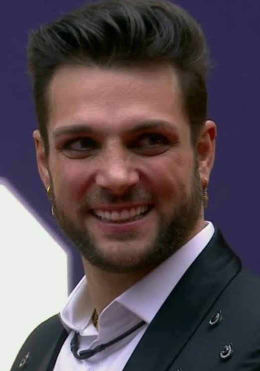 Hoy que termina esa locura solo me hace acordar de este bello momento que vivimos con mi muchacho.
Y si, aquí seguimos dándolo todo como en el primer día que decidimos ser su 1% 💚😍
#NicolaPorcella