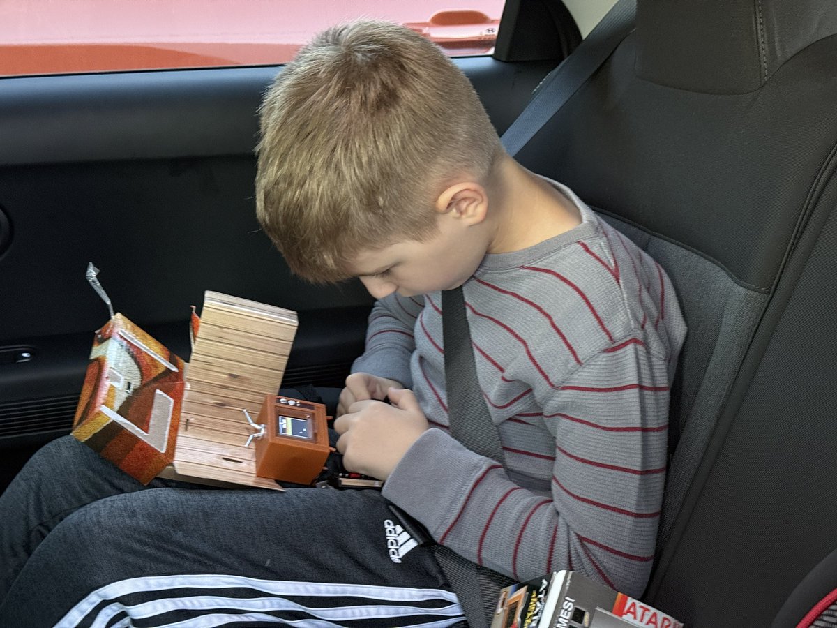 JSniperton tweet media