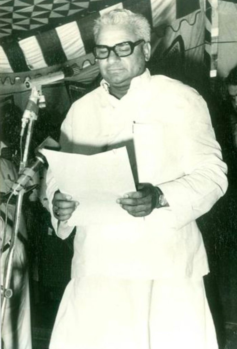 rssurjewala's tweet photo. हरियाणा के पूर्व मुख्यमंत्री 
चौधरी भजन लाल जी की जयंती पर सादर नमन।

मुझे उनके साथ लम्बे अरसे तक संगठन व विधायिका में काम करने का सौभाग्य प्राप्त हुआ तथा उनके जीवन अनुभव से लोगों की सेवा तथा प्रशासन से जन कल्याण के काम करवाने का तजुर्बा मिला। 

उस महान आत्मा को सादर नमन। https://t.co/4O1P1rHA10