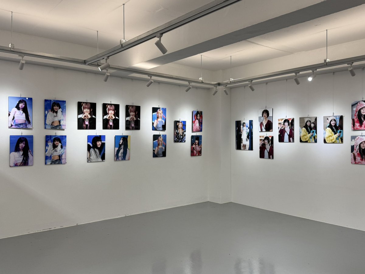 HanniKka_1006's tweet image. 2025 Hanni Birthday Photo Exhibition
🕰️ 𝚃𝙸𝙼𝙴𝚂𝙲𝙰𝙻𝙴 🕰️

DAY TWO OPEN✨

📍갤러리 키르큐펠
📆10월5일 - 10월6일
⏳11:00 - 19:00

*럭키드로우 시작 : 11시 10분
 입장 시작 : 11시 

#팜하니 #팜팜 #하니
#Hanni #PhamHanni