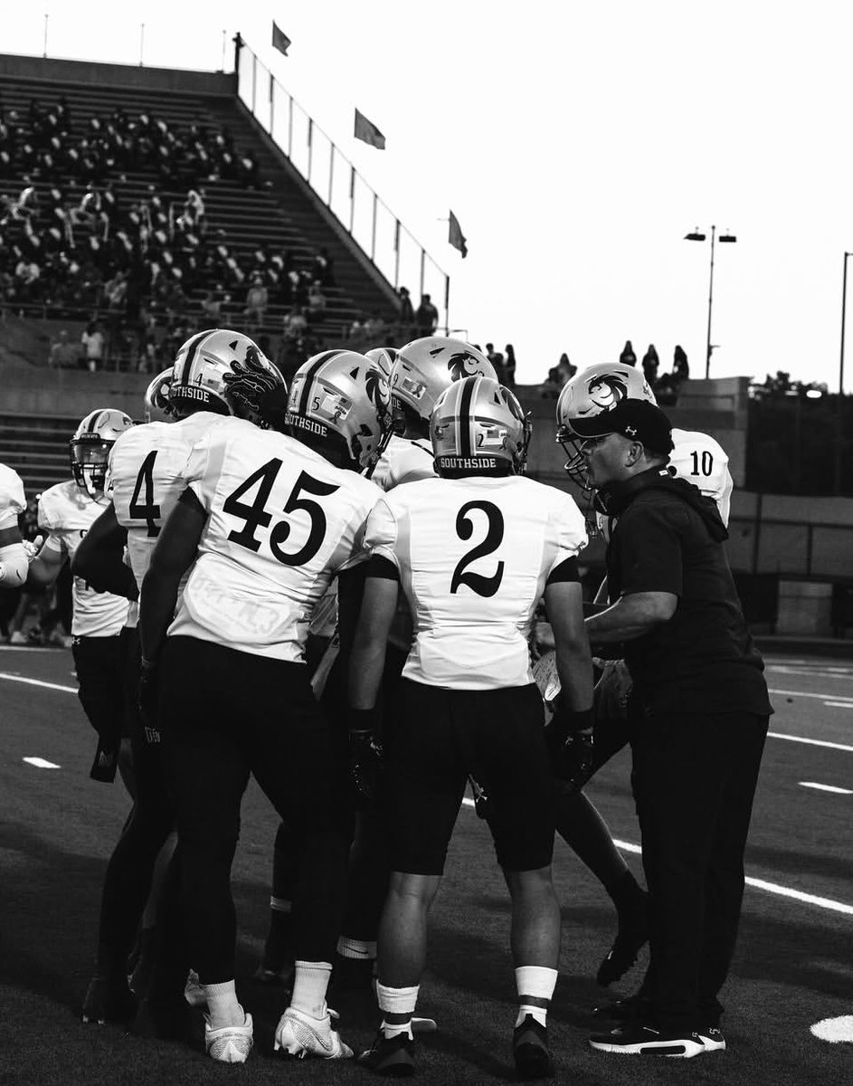 jacejohnsonnn's tweet photo. 2-0 District #Southside 💪
📸@creolehammer17 🙏
@DentonGuyer_FB #Darkside #JJ2 #AGTG https://t.co/9OQXLl9QYX