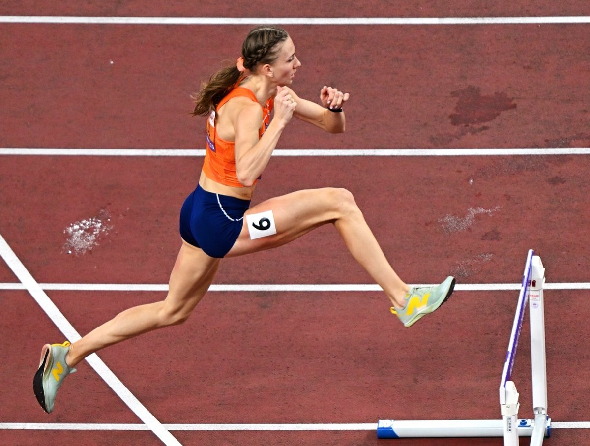TrackFieldImage's tweet image. Femke Bol, 400m hurdles.  2025 World Champion, Tokyo. 
.
.
.
.
.
#femkebol #400mhurdles #worldchampion #trackandfield #athletics #nederland #tokyo2025 #jeffcohenphoto @femke_bol instagr.am/p/DPc0T0AkTga/